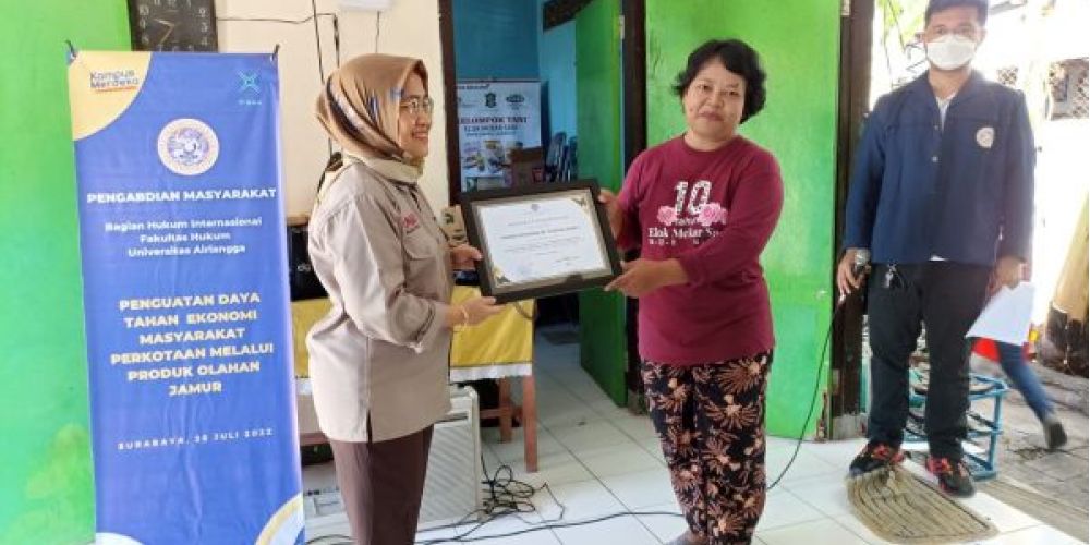 Bagian Hukum Internasional FH UNAIR Lanjutkan Kegiatan Pengabdian Masyarakat: Perkuat Daya Tahan Ekonomi Masyarakat Perkotaan